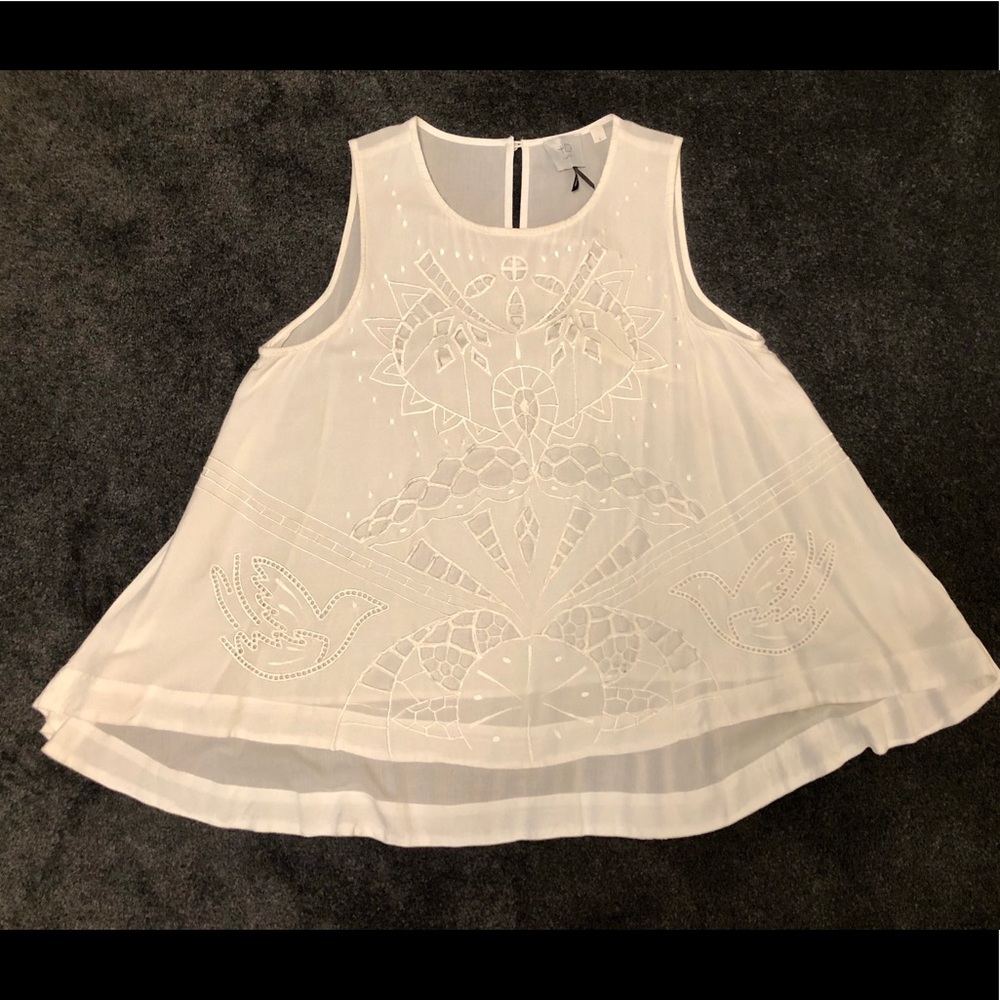 White Eyelet A-Line Swing Top - Sz Med